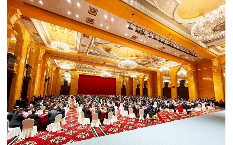 ?筑夢新征程·一起向未來 - 天華實(shí)業(yè)集團(tuán)2022迎新年會順利召開