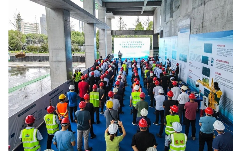 天華實業(yè)集團承辦廣饒縣房屋建筑施工生產(chǎn)安全事故應急演練及智慧工地現(xiàn)場觀摩會
